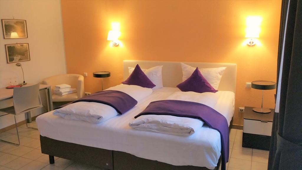 Hotel Rath Schwalmtal  ภายนอก รูปภาพ